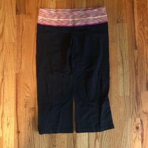 Black Lululemon capris size 8